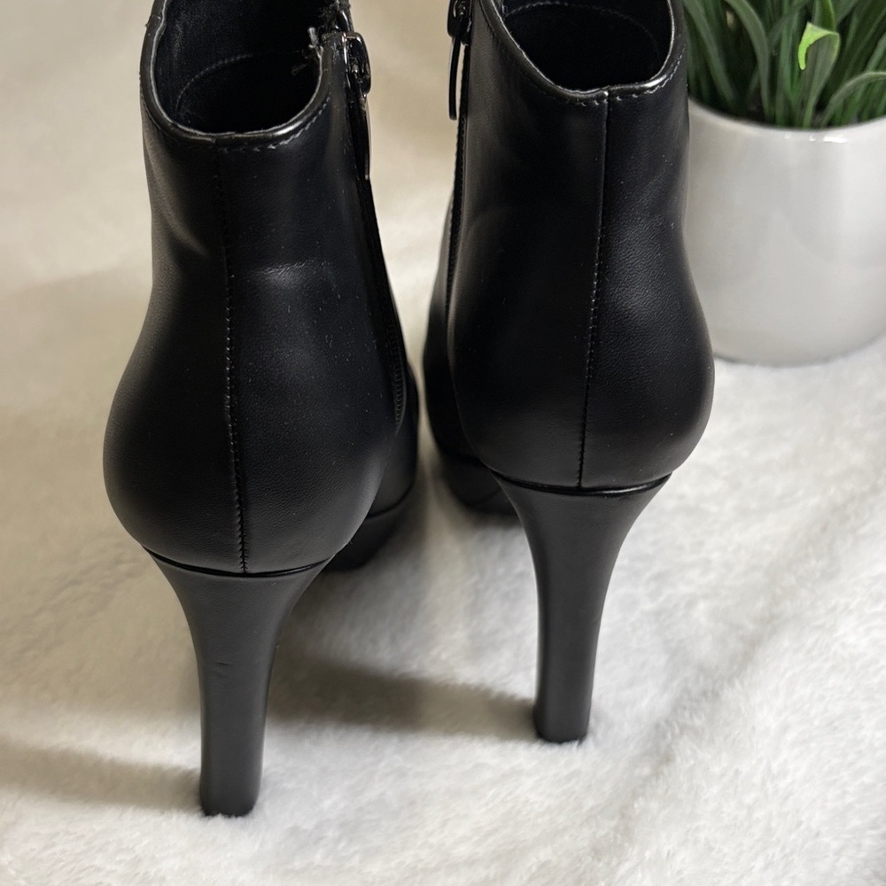 Nine West Black Heeled Boots - Picture 5 of 9